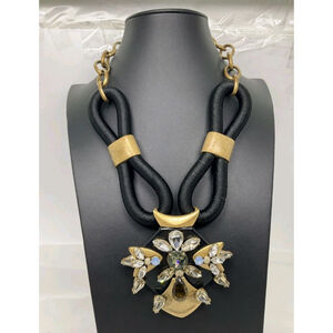 J.Crew Rhinestone Medallion Statement Necklace – NWOT 18"